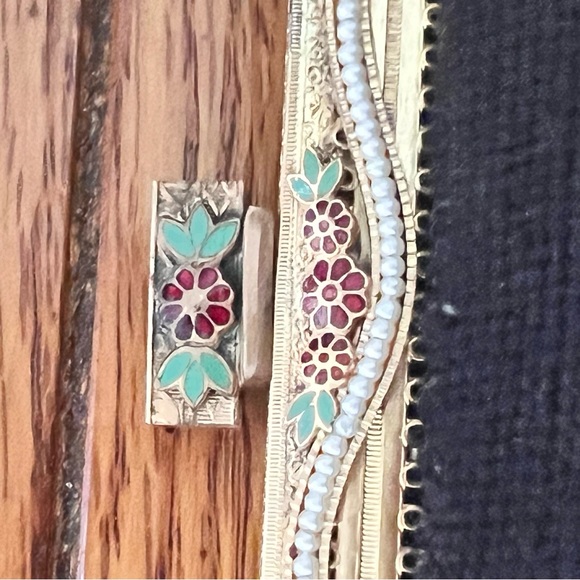 Spectacular Vintage Pettipoint Purse with Kisslock Change Purse and Mirror - Picture 5 of 15